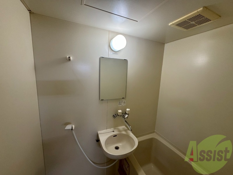 洗面設備　こちらに洗面台があります。朝の洗顔はこちらで。