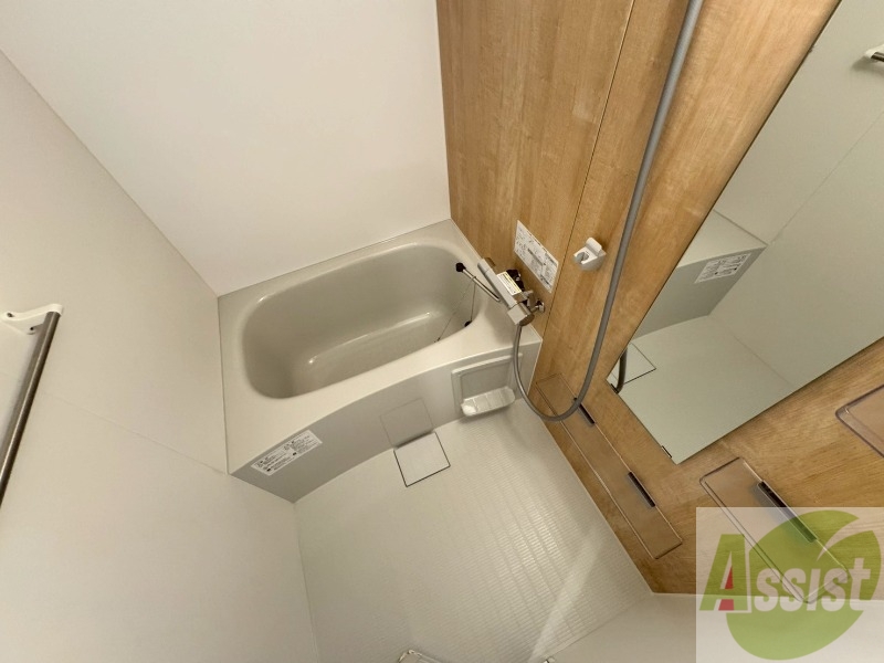 バス・シャワールーム　お風呂になります。一日の疲れを癒してくださいね。