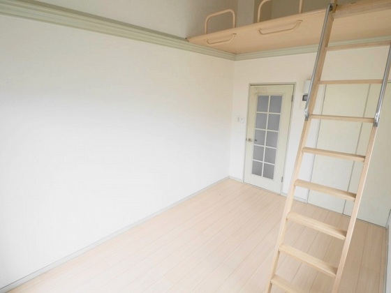 居室・リビング　※別部屋の写真です