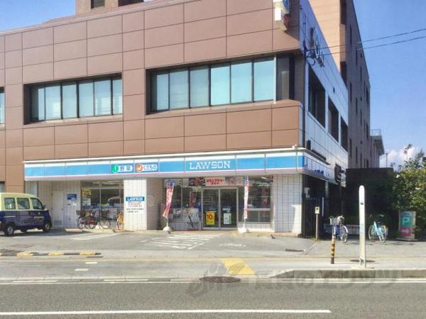 コンビニ　ローソン彦根郵便局前店（コンビニ）まで700m