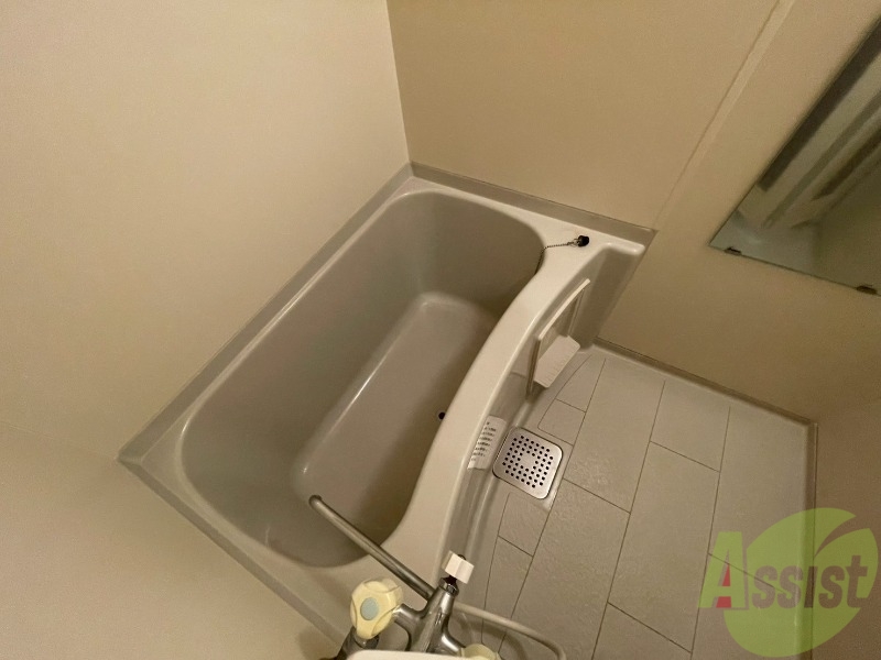 バス・シャワールーム　お風呂になります。一日の疲れを癒してくださいね。