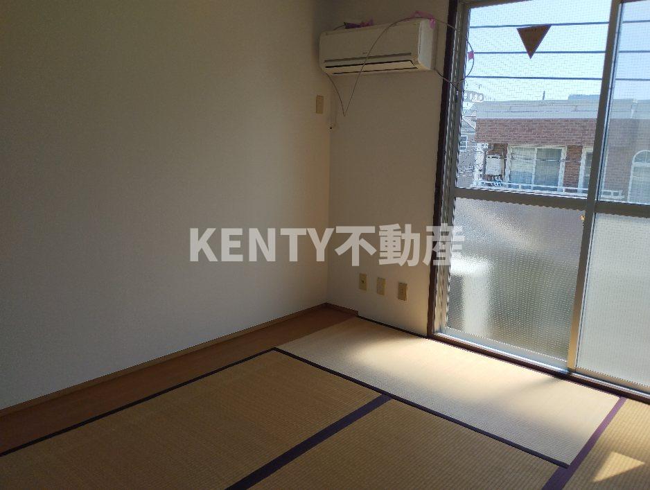 居室・リビング　和室ならではの温かな和の空間で寛ぎの時間を過ごせます