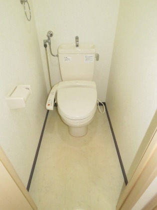 トイレ　トイレには人気のウォシュレットが設置されています！