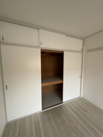 収納　同建物反転タイプを表示しています