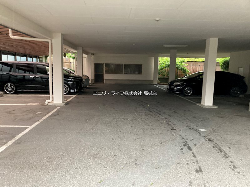 駐車場　敷地内駐車場セット契約の場合、5，000円（税別）