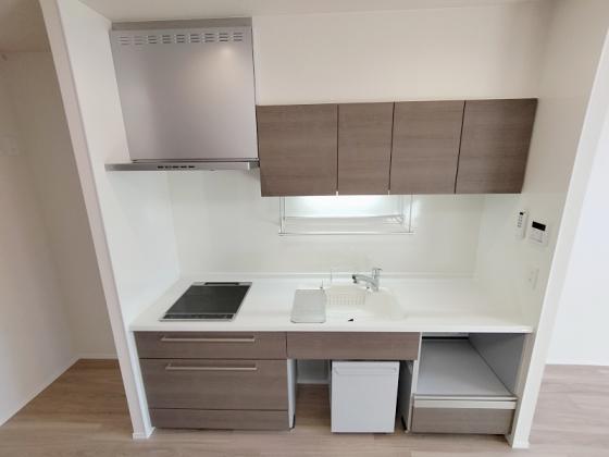 キッチン　ＩＨヒーター２口付で火を使わず安心！