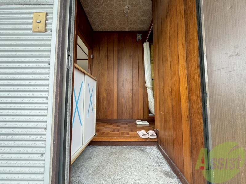 玄関　玄関の様子です。明るい印象ですね。気分もあがりそう。