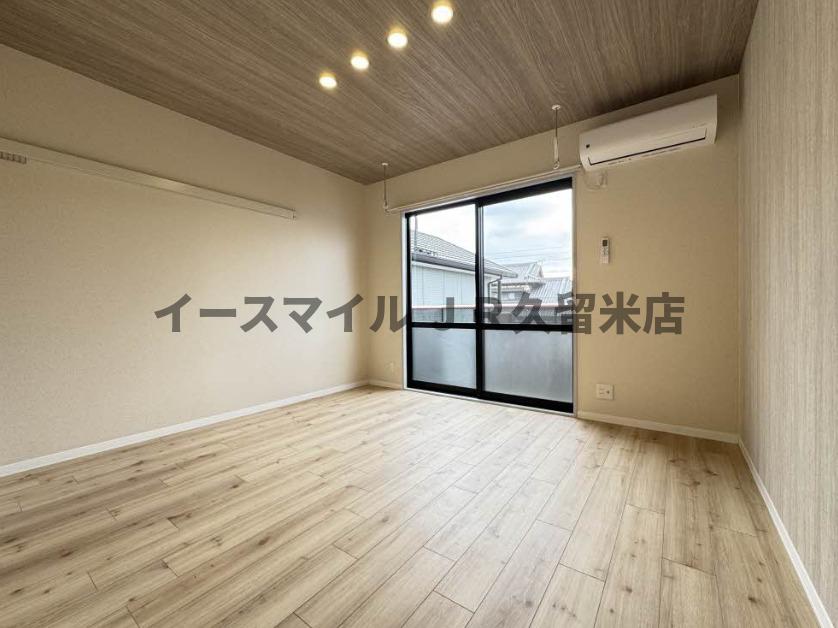 居室・リビング　こちらのリビングで趣味の時間をお楽しみください