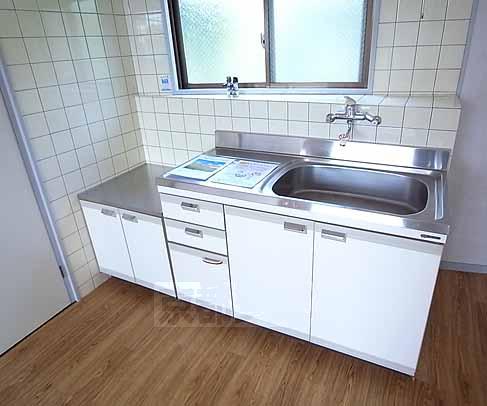 キッチン　使い易いシングルレバー。