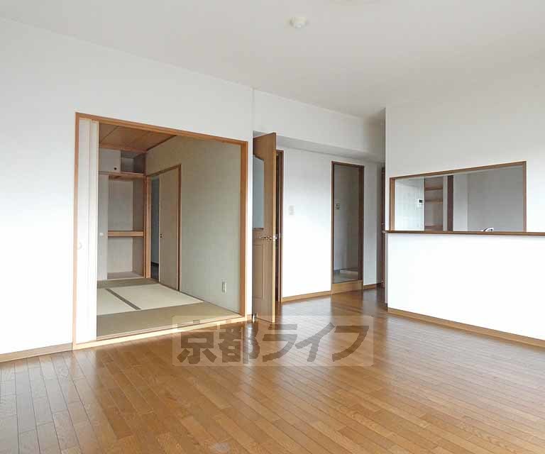 居室・リビング　広いリビングです。