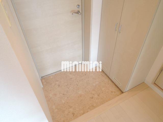 玄関　大きなシューズボックス付きの玄関