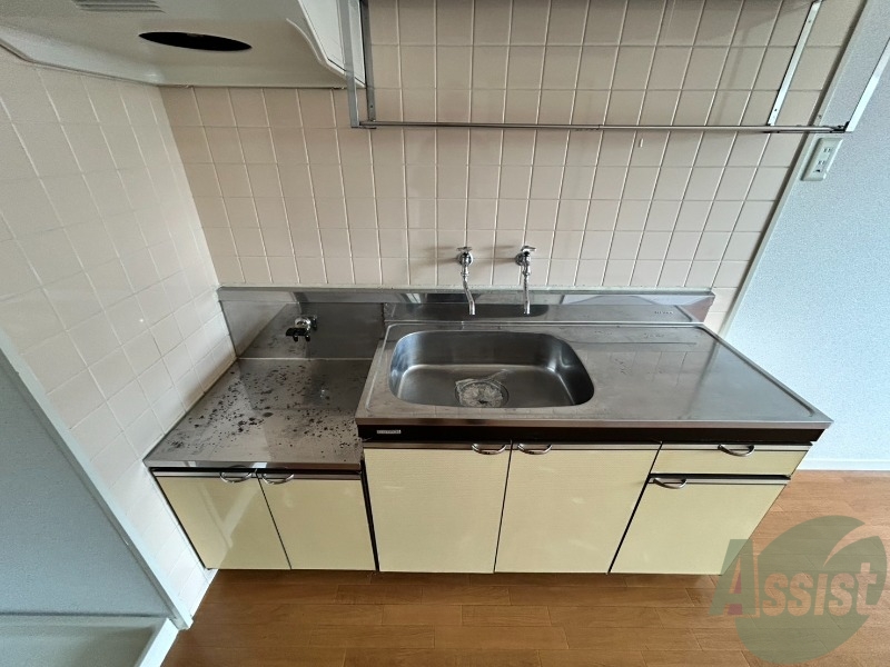 キッチン　キッチンはガスコンロが２口設置できるようになってます。