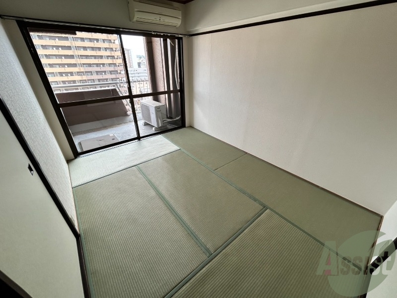 その他部屋・スペース　寝室はリビング隣の６帖のお部屋をお使いください。