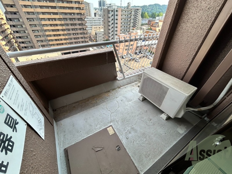 バルコニー　ベランダは洗濯物を干すには充分な広さです。