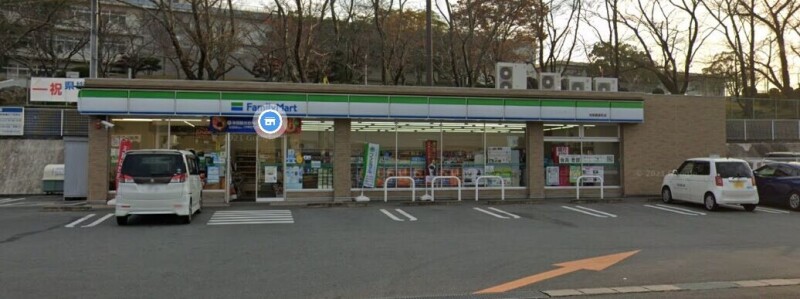 コンビニ　ファミリーマート松阪豊原町店（コンビニ）まで863m