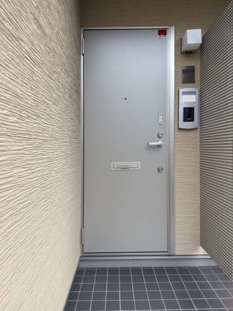 玄関　同物件別号室の写真です。