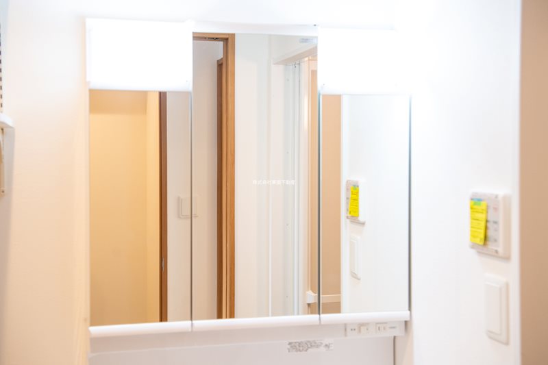 洗面設備　モデル写真