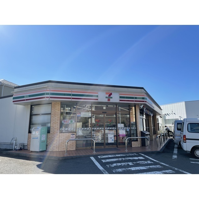 コンビニ　セブンイレブン横浜西谷駅前店（コンビニ）まで538m