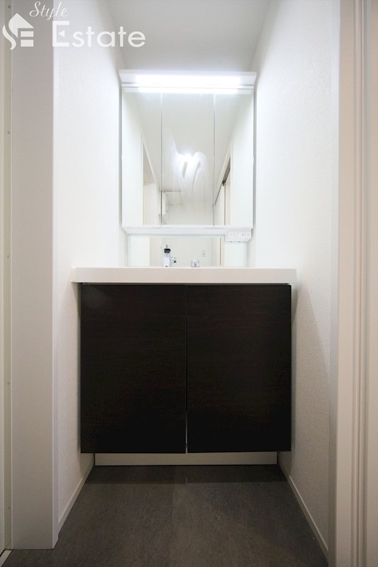 洗面設備　同仕様内装