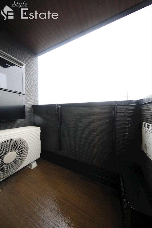 バルコニー　同仕様内装