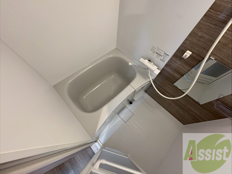 バス・シャワールーム　お風呂になります。一日の疲れを癒してくださいね。