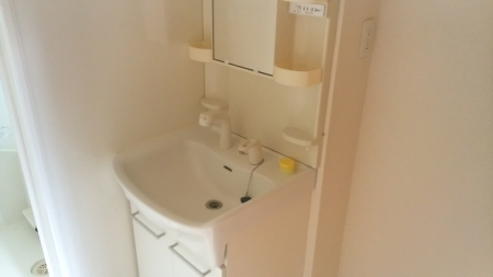 洗面設備　コンパクトで使いやすい洗面所