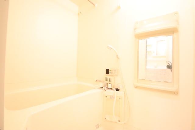 バス・シャワールーム　※別室の参考写真の為、現況優先です。