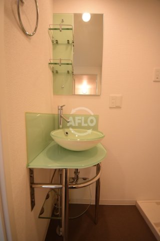 洗面設備　セレニテ上町台　独立洗面台