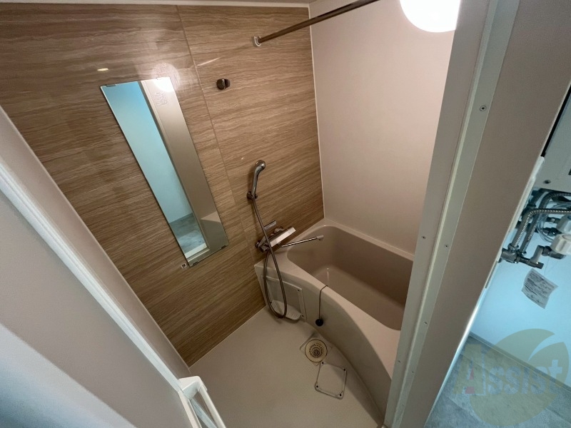 バス・シャワールーム　お風呂になります。一日の疲れを癒してくださいね。