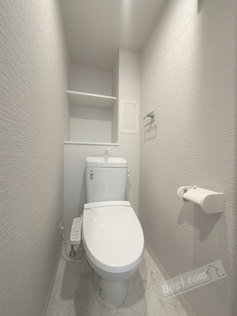 トイレ　温水洗浄便座付き♪