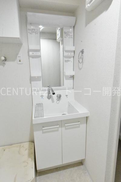 洗面設備　別部屋の参考写真です。現況有姿