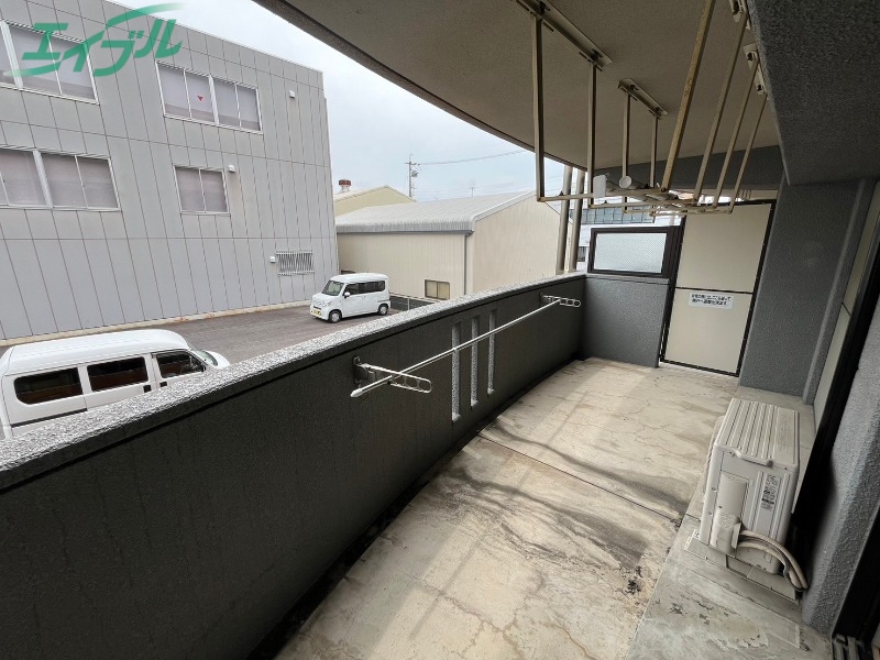 バルコニー　同物件別室画像