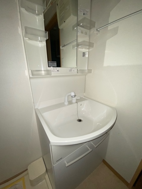 洗面設備　別号室の参考写真になります。