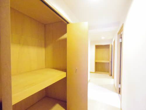 収納　通路収納