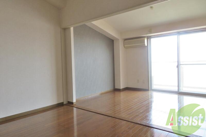 居室・リビング　広々としたお部屋で開放感がありますねー。