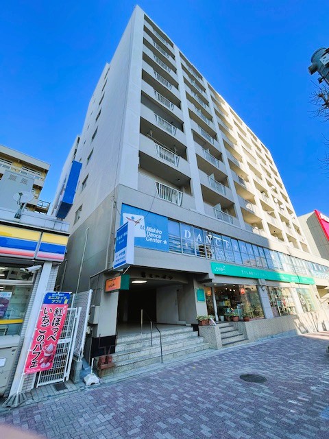 建物外観　好立地でレトロな分譲マンションです。