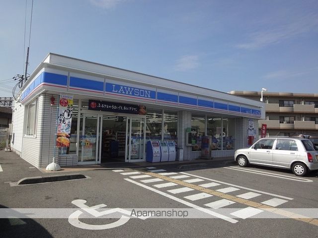 コンビニ　ローソン高知一宮店（コンビニ）まで747m