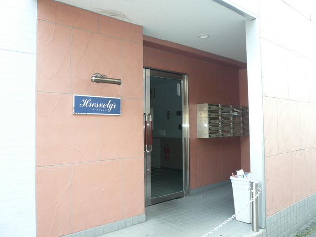 玄関　オートロックのエントランス