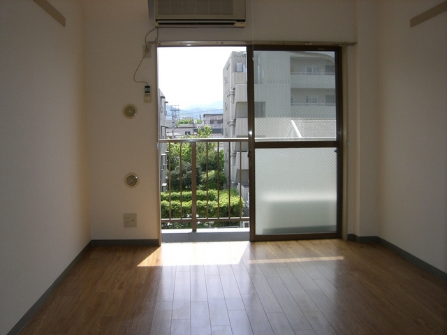 居室・リビング　居室