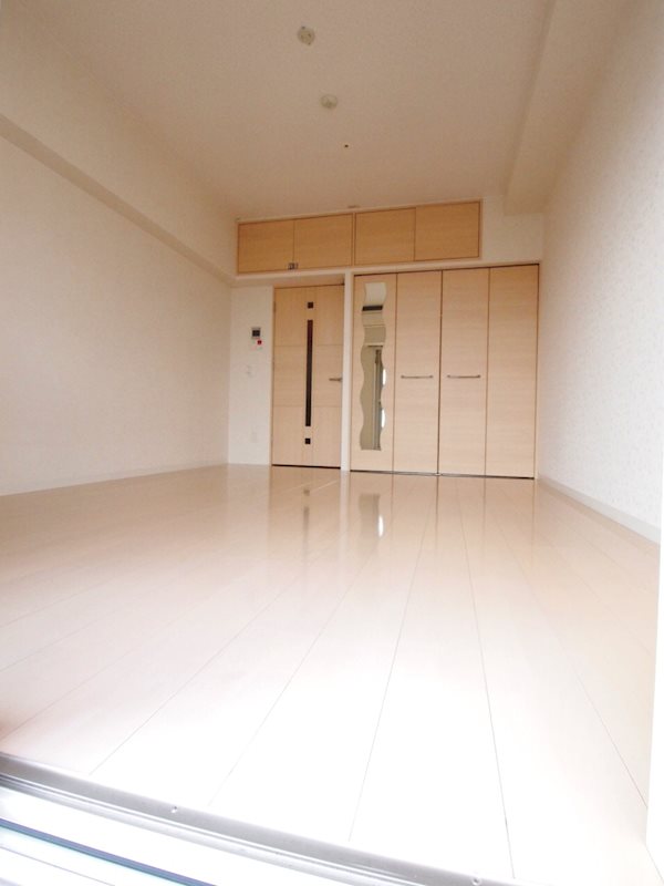 居室・リビング　明るい南向きのお部屋です。日当たり良好です。