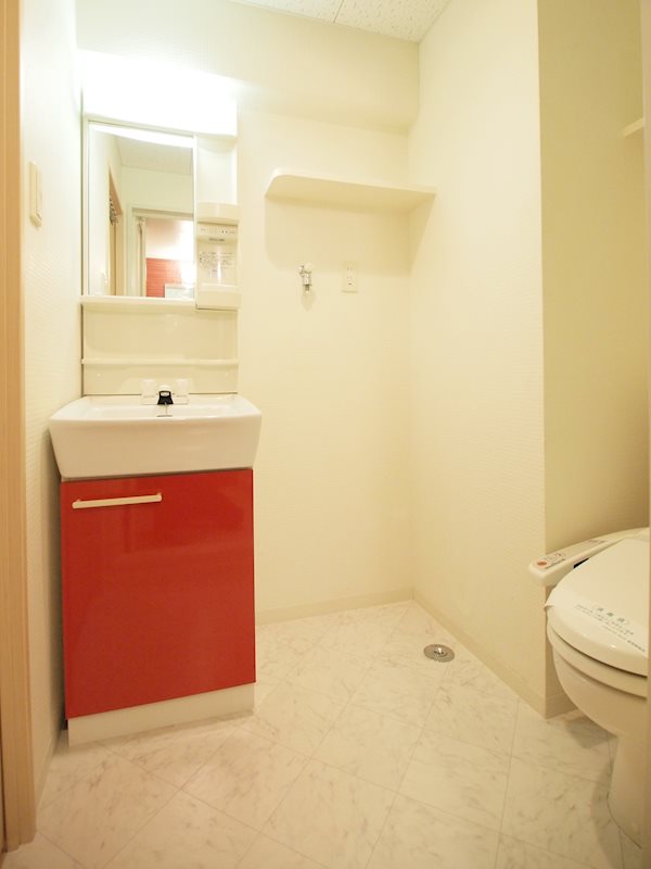 洗面設備　独立洗面なのが嬉しいですね♪