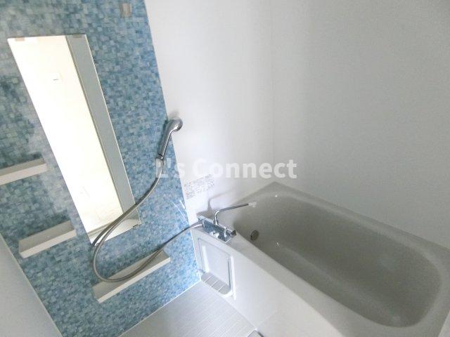 バス・シャワールーム　追焚き、浴室乾燥付きのお風呂。