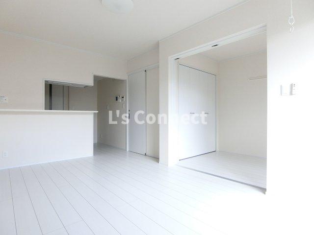 居室・リビング　１０．８帖のＬＤＫ。