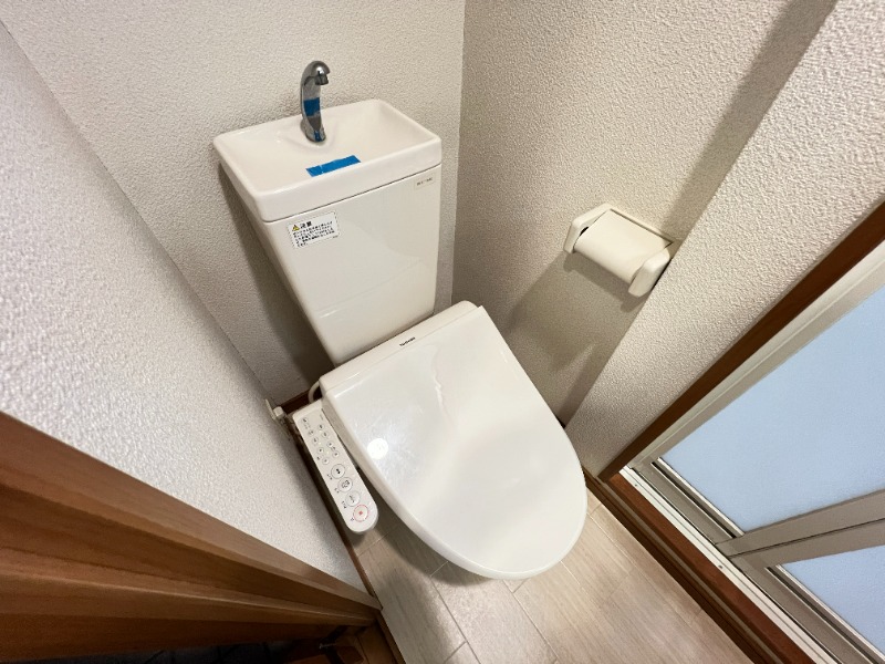 トイレ　別号室