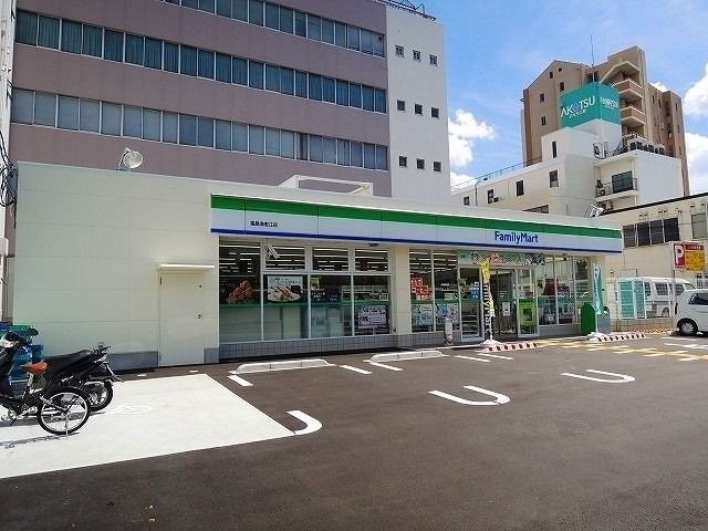 コンビニ　ファミリーマート福島海老江店（コンビニ）まで99m