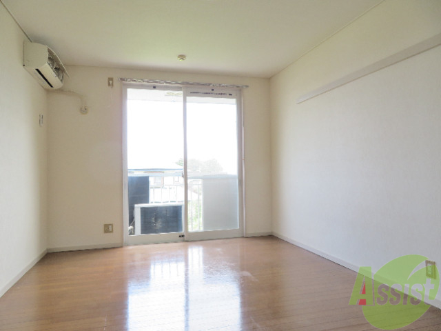 居室・リビング　広々としたワンルーム。家具の配置もしやすい。