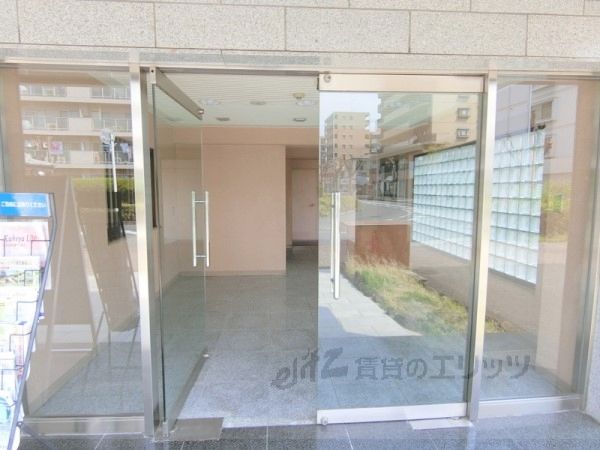 エントランス　エントランス