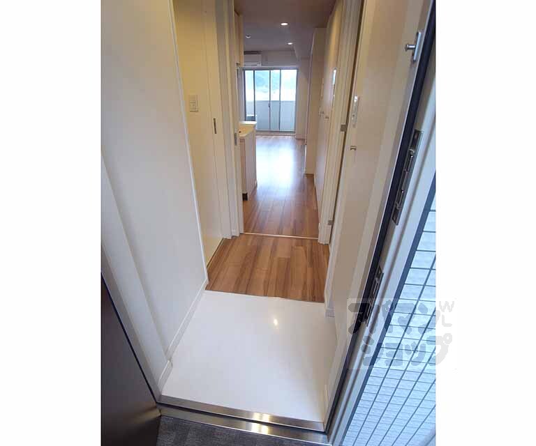 玄関　スッキリした廊下です・