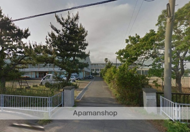 中学校　大浜中（中学校）まで840m