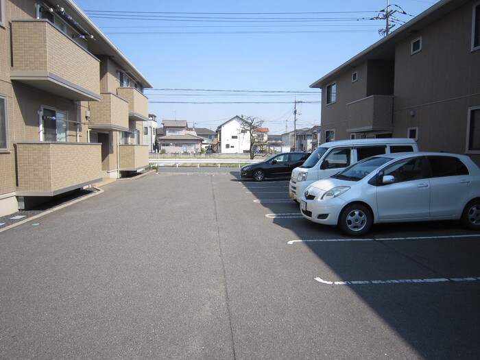 駐車場　駐車場